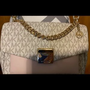 Michael kors purse